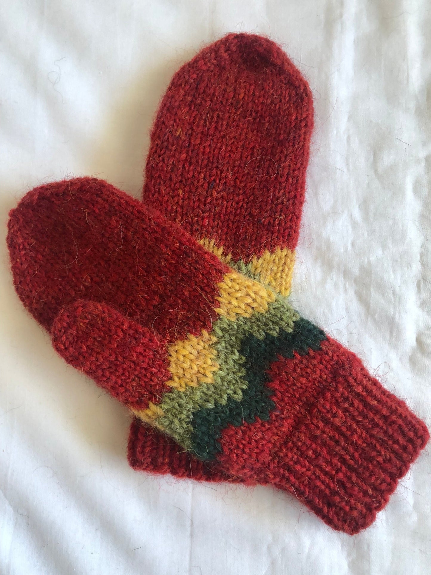 Red Icelandic wool mittens, Icelandic wool mittens