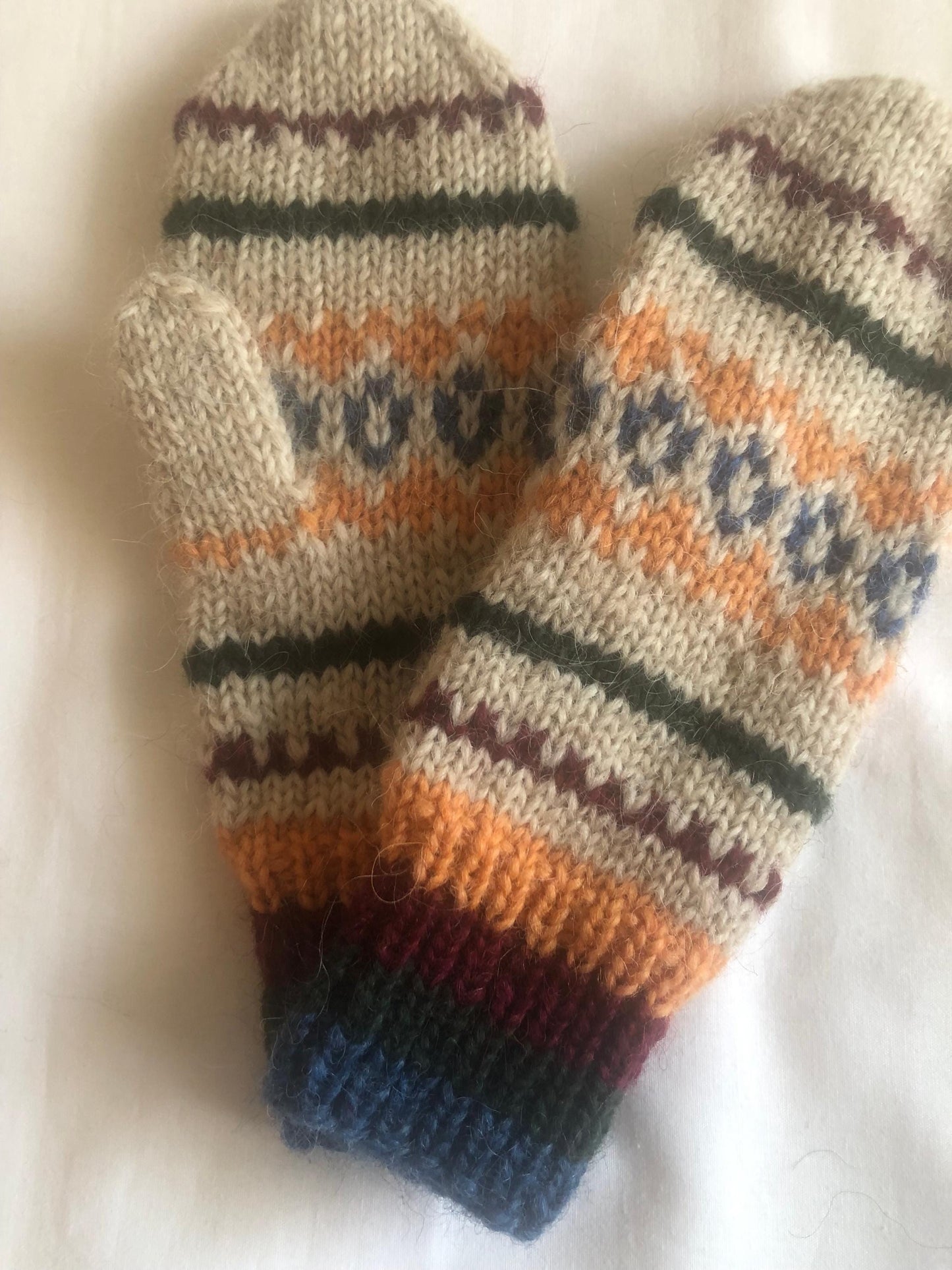 Icelandic wool mittens, lightweight breathable and warm mittens