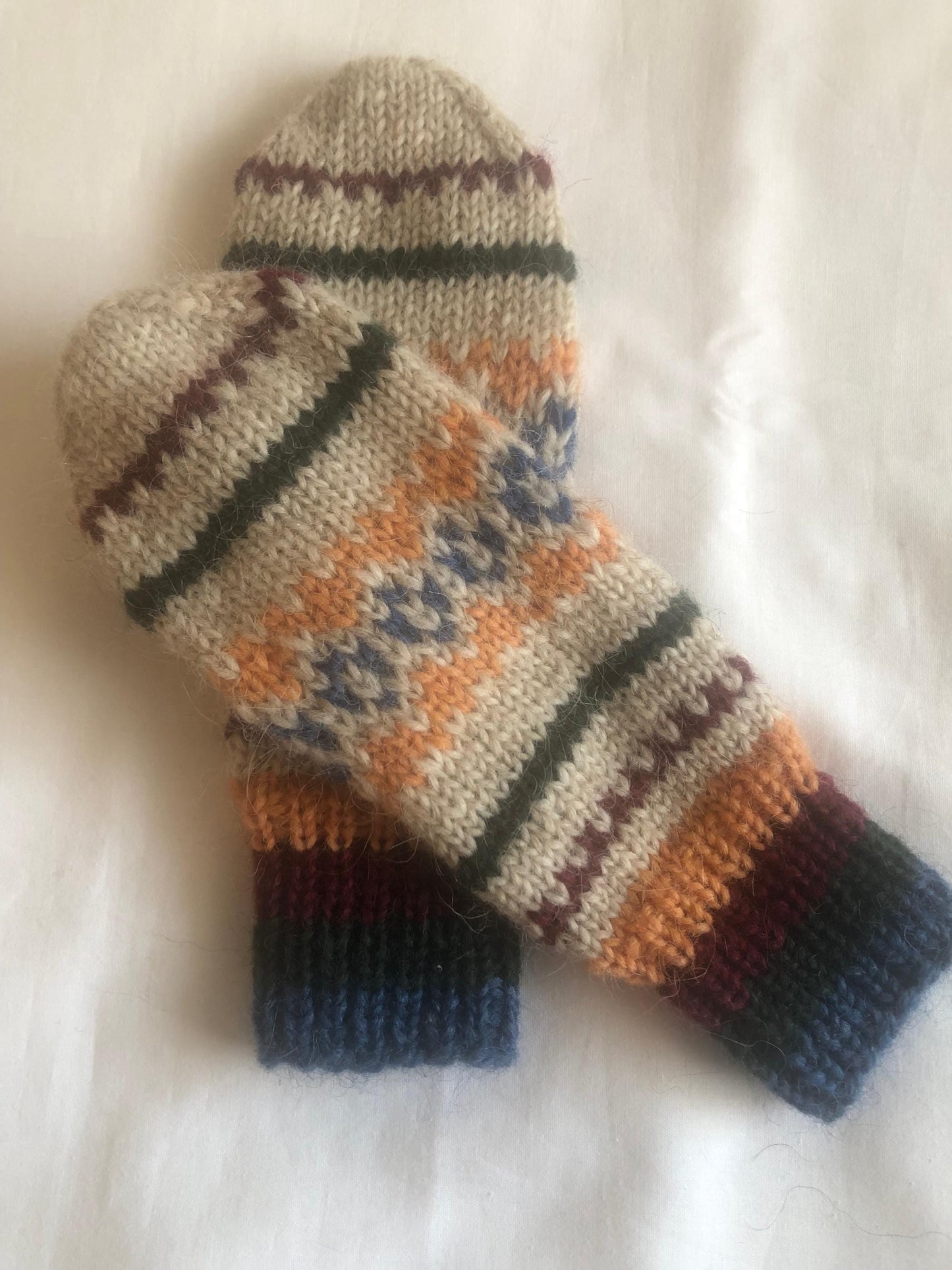 Icelandic wool mittens, lightweight breathable and warm mittens