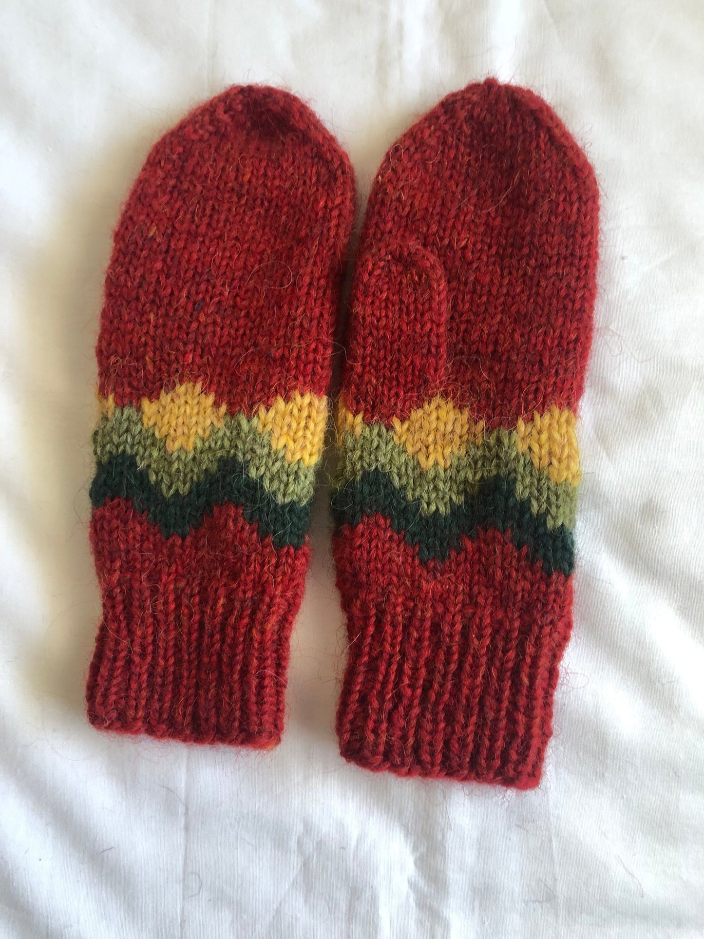 Red Icelandic wool mittens, Icelandic wool mittens