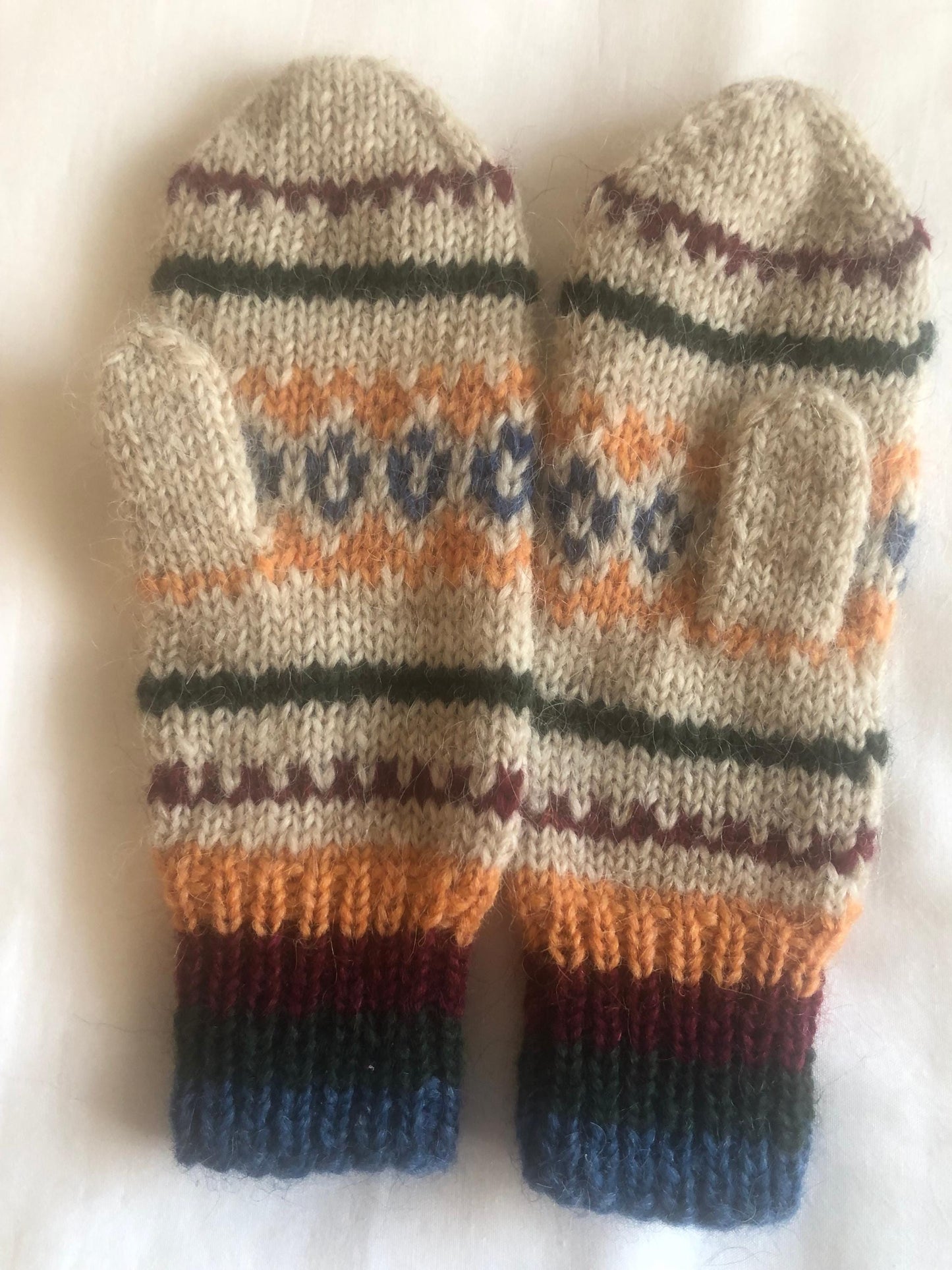 Icelandic wool mittens, lightweight breathable and warm mittens