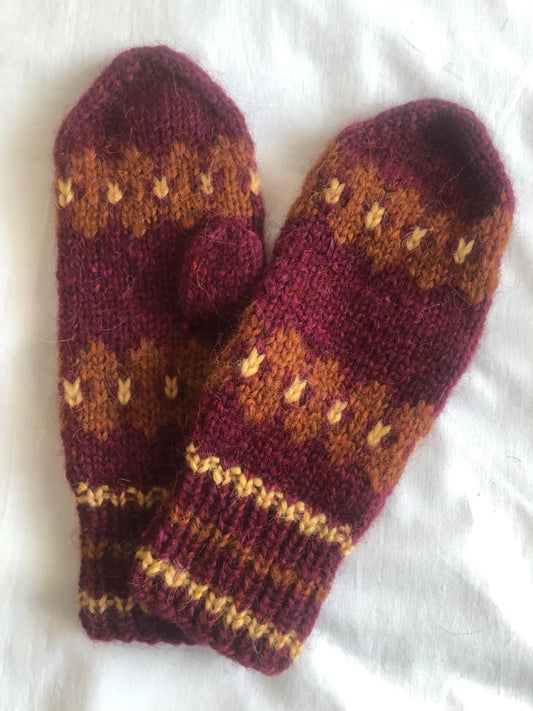 Icelandic Hand Knit Wool Mittens - One of a Kind Lopavettlingar with Water Repellant Features