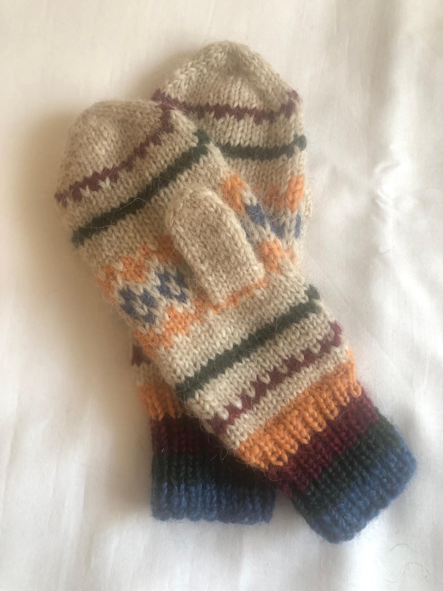 Icelandic wool mittens, lightweight breathable and warm mittens